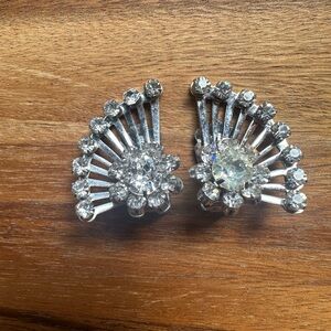 Coro brand marked, Silver Fan Design Vintage Clip Earrings Rhinestone
